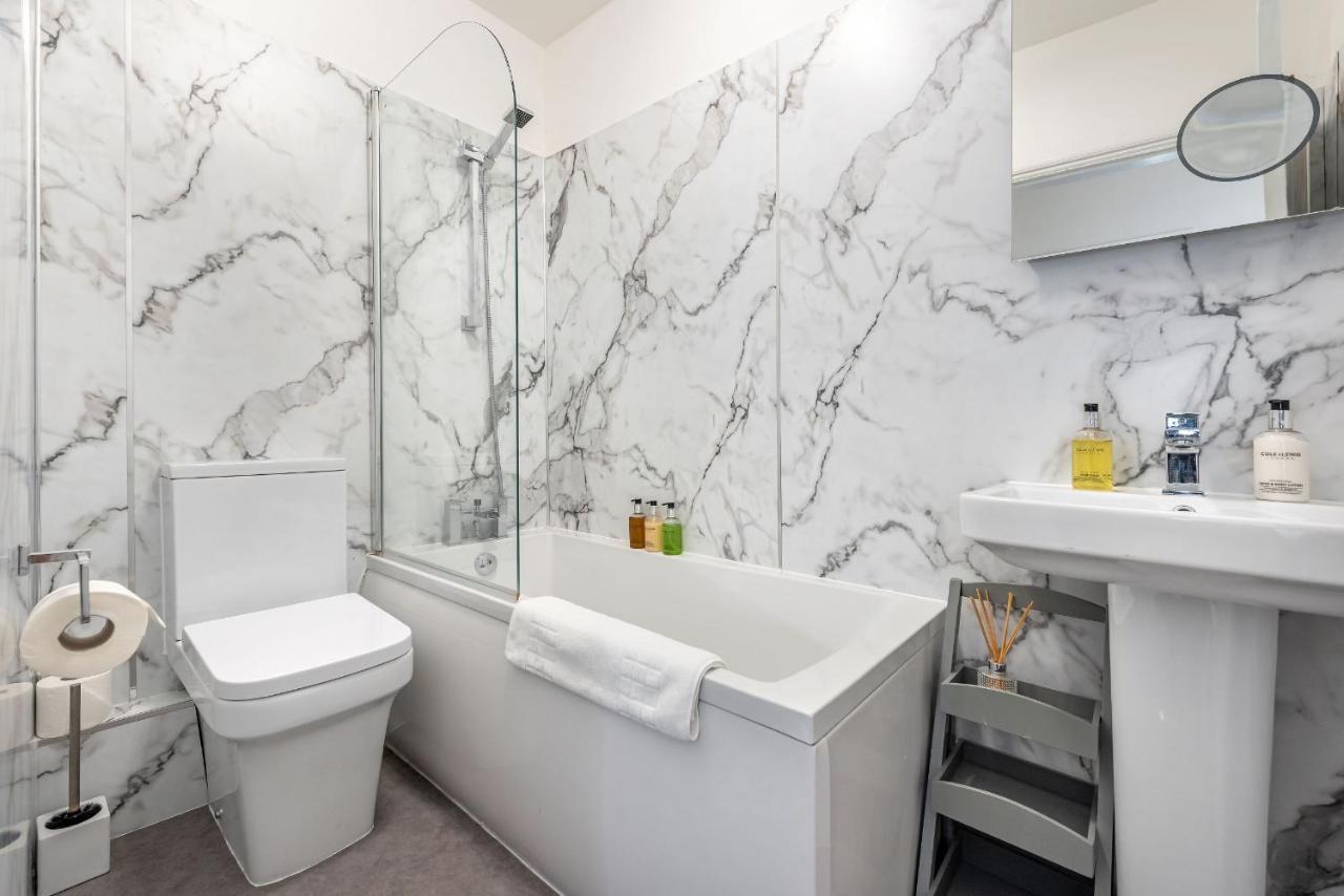Abbey View Apartment Bath Luaran gambar